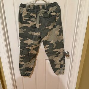 Aerie camo jogger